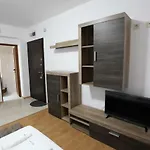 Ξενοδοχείο με διαμερίσματα Salena 4*
