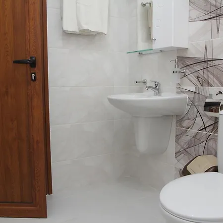 מלון דירות Salena 4*