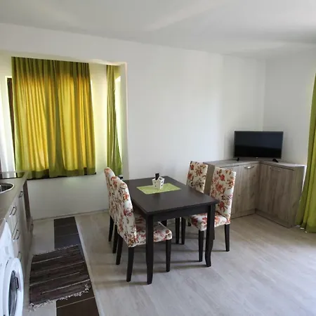 מלון דירות Salena 4*