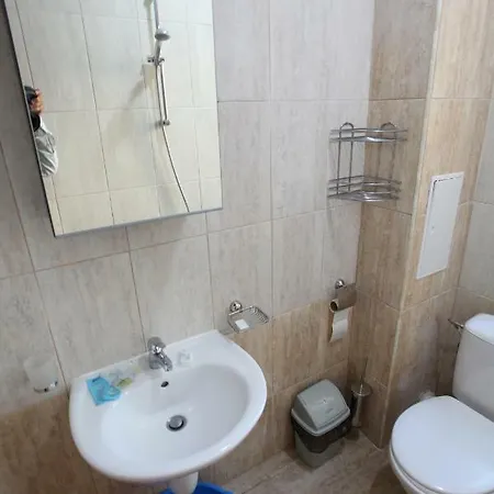 מלון דירות Salena 4*